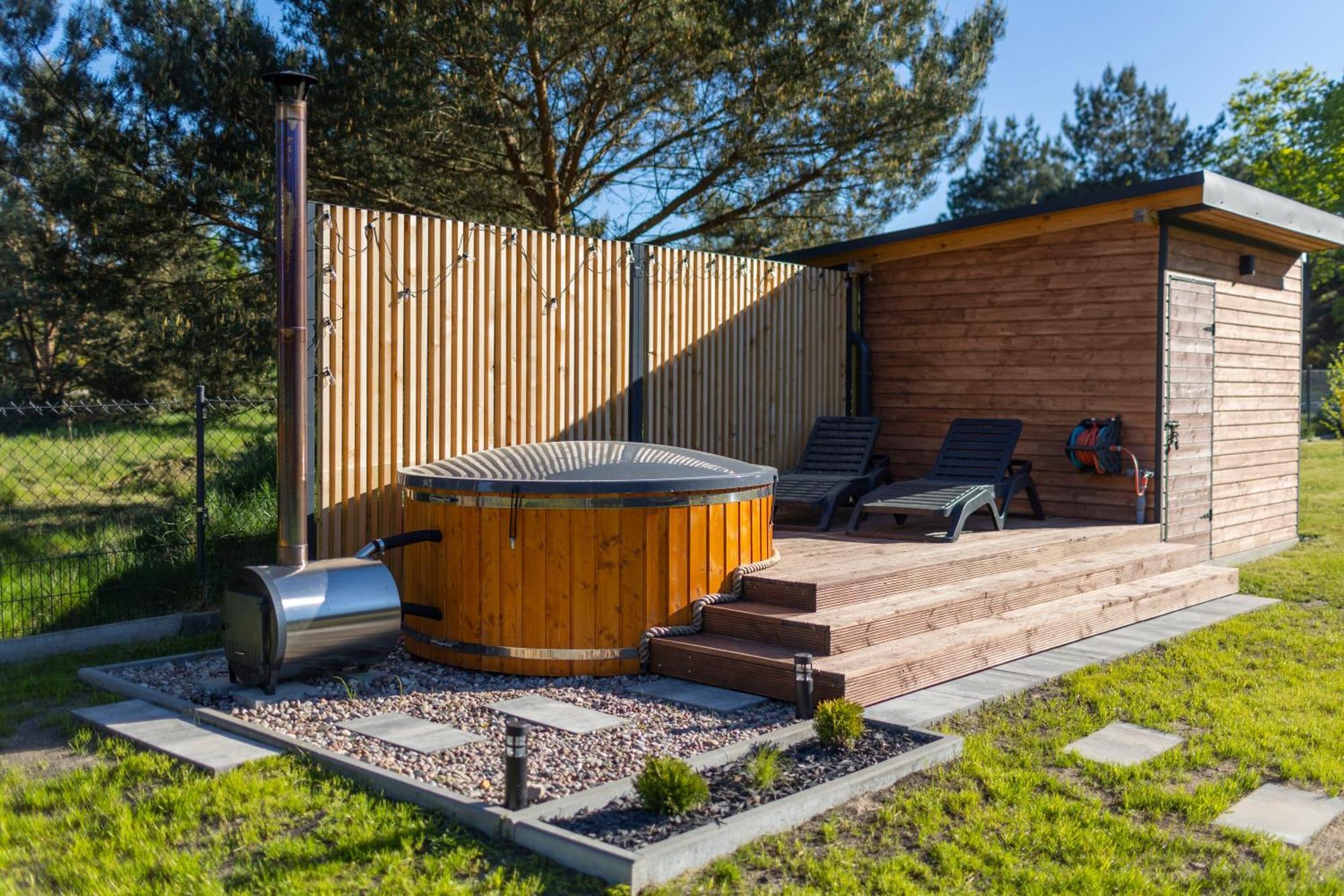 Westfalowachatka Domek Z Jacuzzi Sasino Buitenkant foto