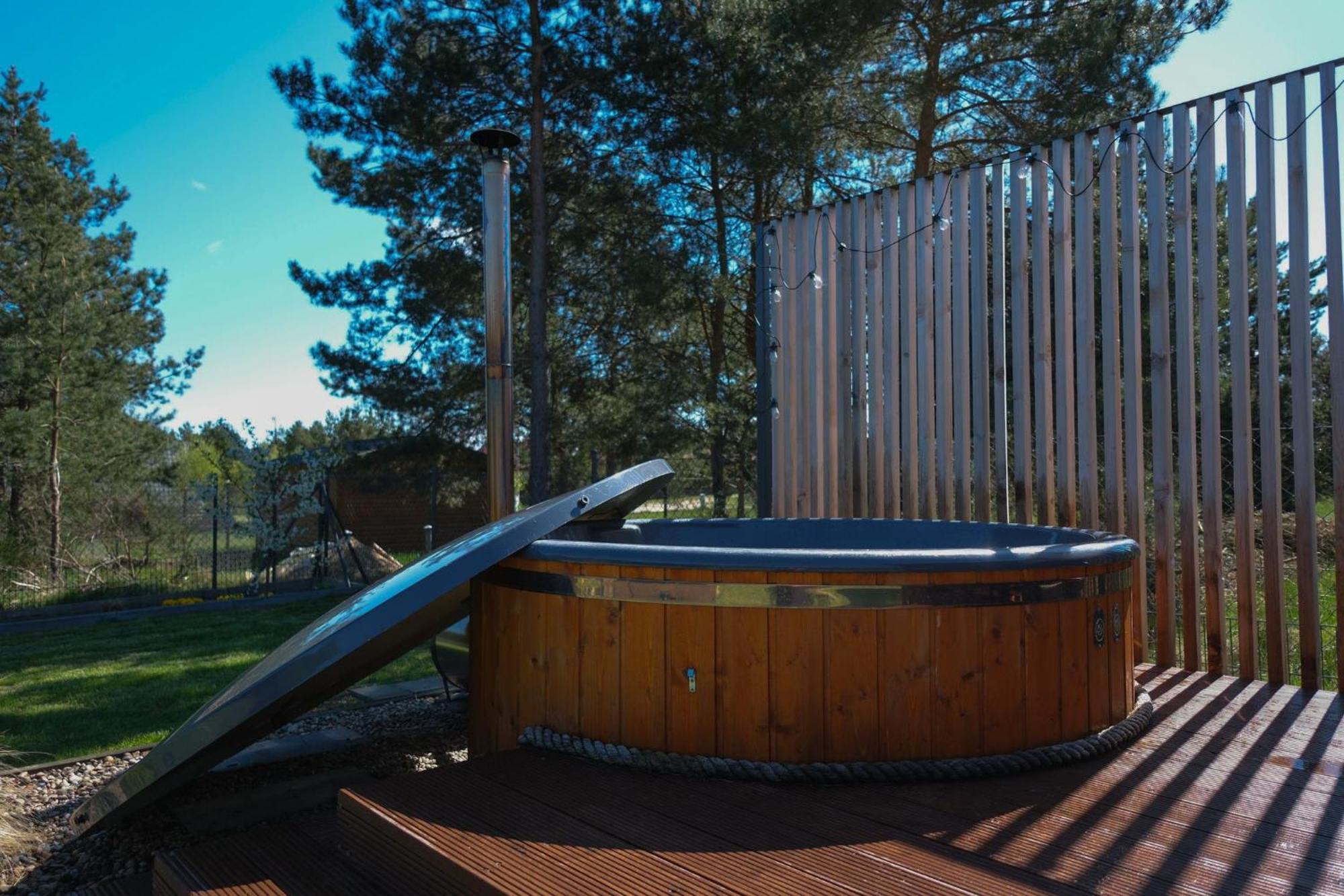 Westfalowachatka Domek Z Jacuzzi Sasino Buitenkant foto